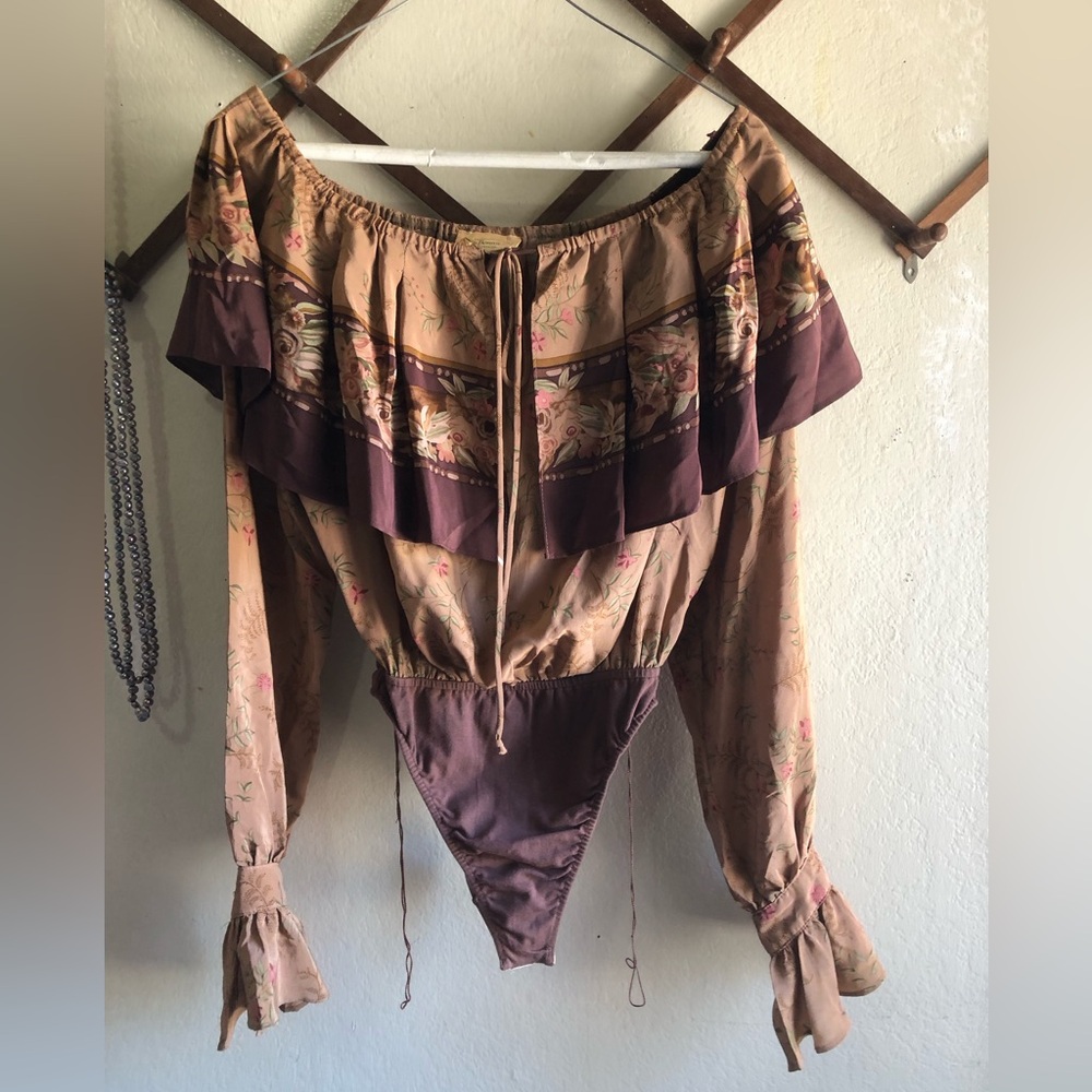 100 Perc Silk  Blouse Top Womans  Gold  brown cold shoulder
Vtg